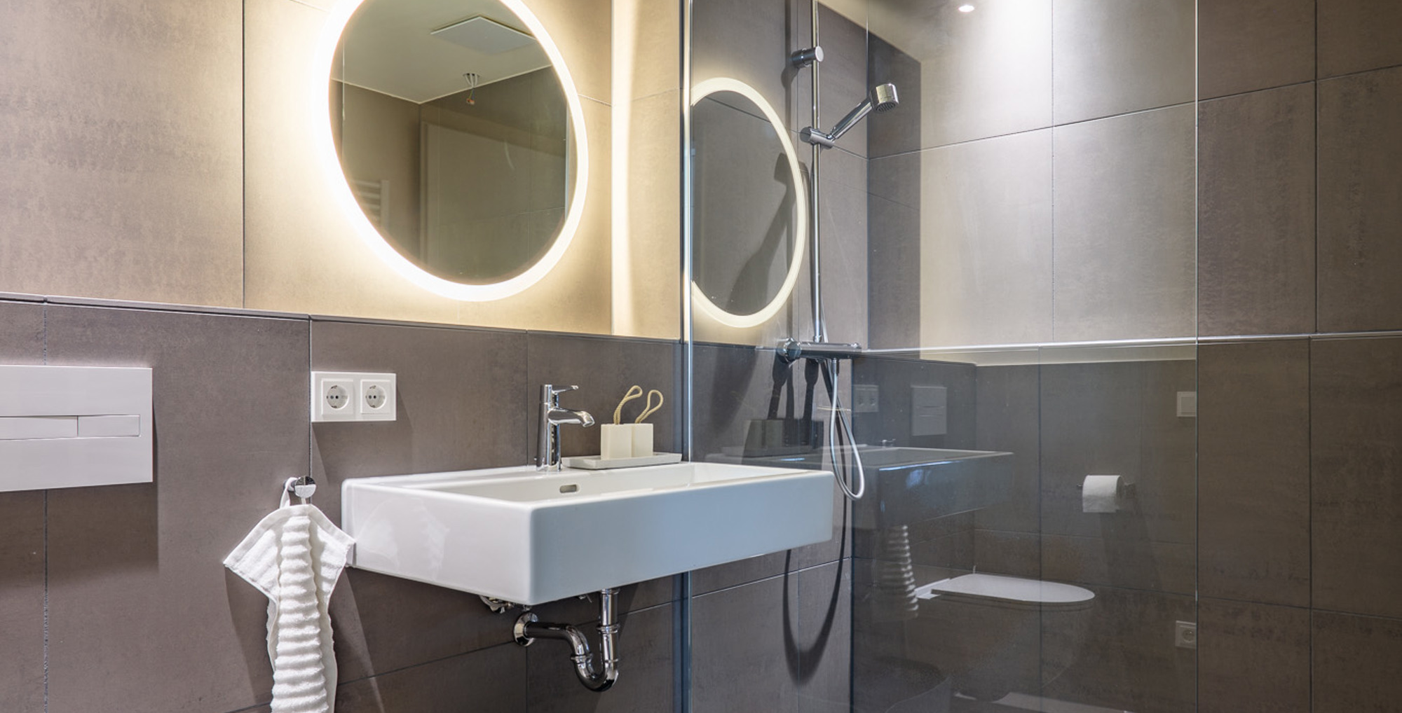 Studio Classic Canvas Living